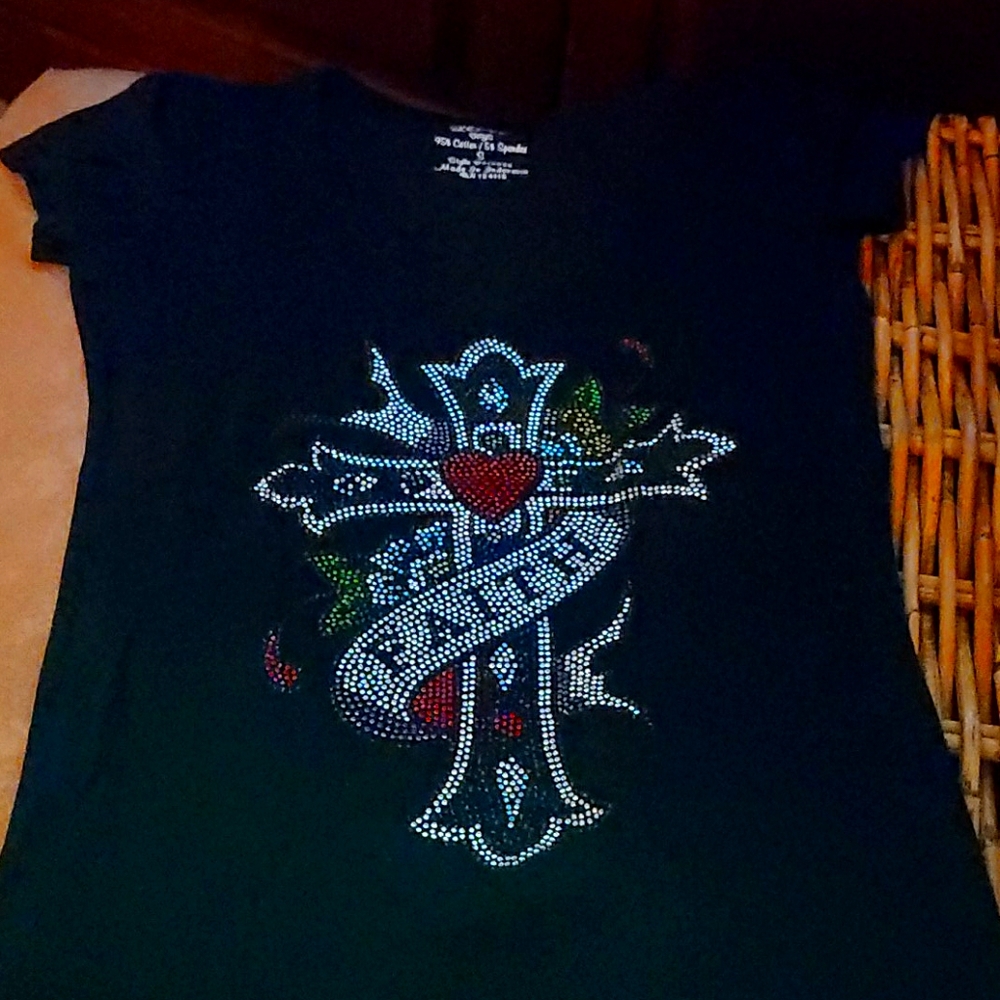 BOGOMulticolored FAITH  Tee *NWOT* Size 6